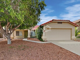 11583 W Holly St in Avondale, AZ - Building Photo