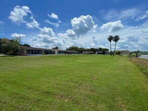 1207 W Pierce St, Unit 1207 in Lake Alfred, FL - Foto de edificio - Building Photo