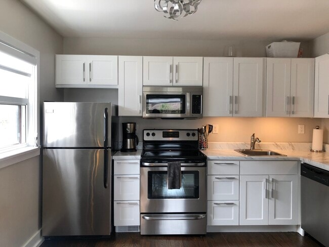 597 Curzon Av in Mississauga, ON - Building Photo - Building Photo