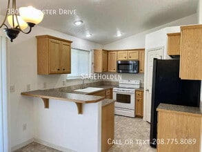 380 NW Foster Dr in Mountain Home, ID - Building Photo - Building Photo