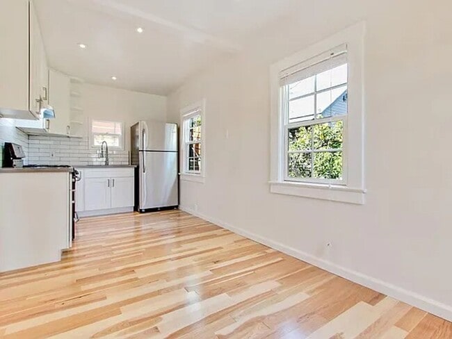 654 Amador St in Los Angeles, CA - Building Photo - Building Photo