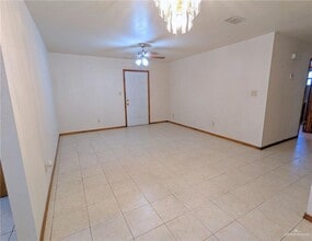 301 Jessica Jane Ave in La Joya, TX - Building Photo - Building Photo