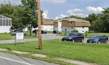 240 Schutt Rd in Middletown, NY - Building Photo - Building Photo