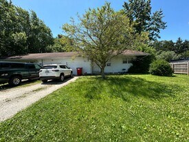 57-63 W John St in Champaign, IL - Building Photo