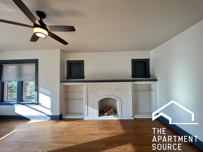 6945 S Paxton Ave in Chicago, IL - Building Photo - Building Photo