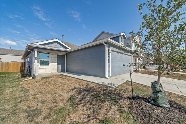 7335 London Ml in San Antonio, TX - Building Photo - Building Photo