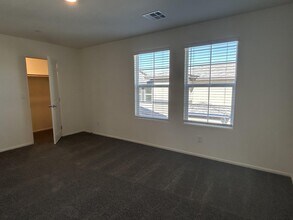 342 Pacific Sparrow Avenue in Henderson, NV - Building Photo - Building Photo