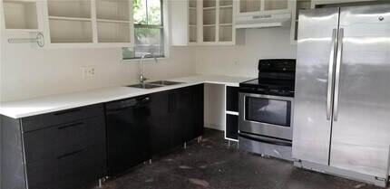 6900 Manor Rd in Austin, TX - Building Photo - Building Photo