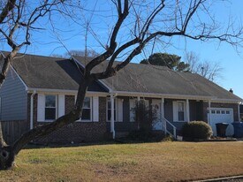 1108 Derken Ct in Virginia Beach, VA - Building Photo