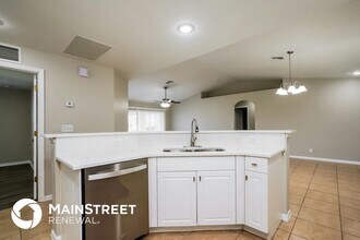 1812 NW 1st Pl in Cape Coral, FL - Foto de edificio - Building Photo