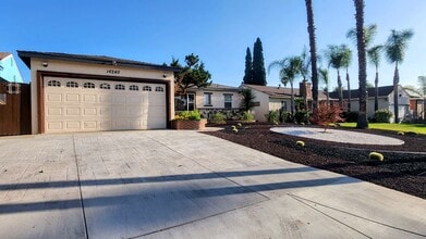 16240 Doublegrove St in La Puente, CA - Foto de edificio - Building Photo