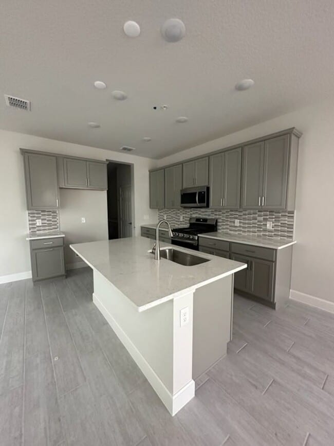 427 Scotsman Pl in Debary, FL - Building Photo - Building Photo