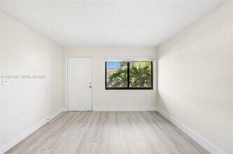 1310 W 29th St in Hialeah, FL - Building Photo - Building Photo