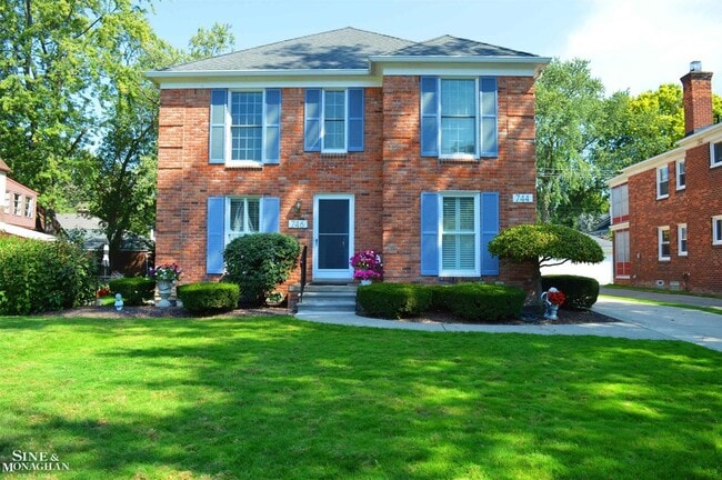 744 Trombley Rd in Grosse Pointe Park, MI - Building Photo - Building Photo