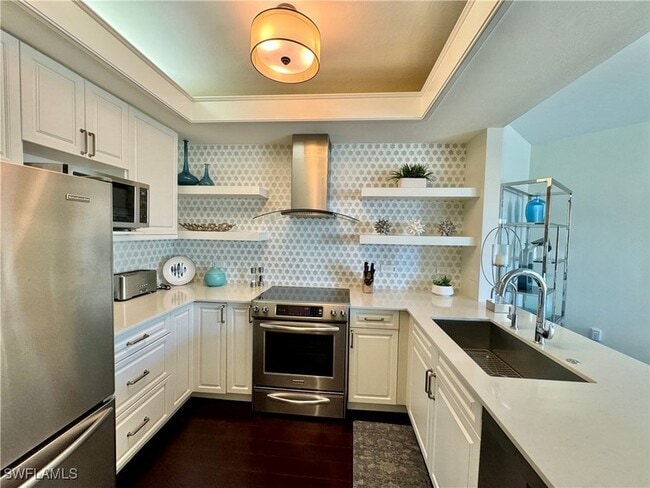 365 5th Ave S, Unit 303 in Naples, FL - Building Photo - Building Photo