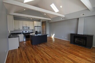 2054 W Division St in Chicago, IL - Building Photo - Building Photo