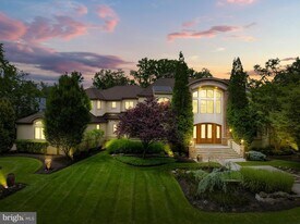 4 Southwood Dr in Cherry Hill Township, NJ - Building Photo