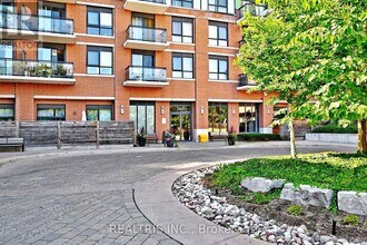 11611 Yonge St in Richmond Hill, ON - Building Photo - Building Photo