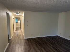 500 Shara Pl in Junction City, OR - Building Photo - Building Photo