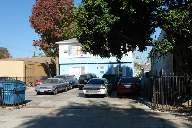 14247 Calvert St in Van Nuys, CA - Building Photo - Building Photo