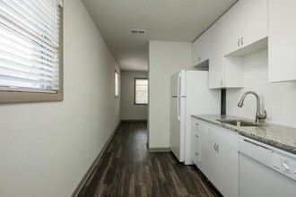 921 Myrtle St NE in Atlanta, GA - Foto de edificio - Building Photo