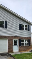 357 Magnolia Drive in Bristol, VA - Building Photo