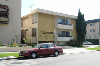 Gramercy Park Townhouse in Los Angeles, CA - Building Photo - Building Photo