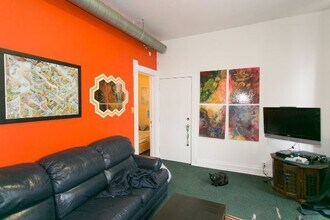 1228 N Maplewood Ave, Unit R2 in Chicago, IL - Foto de edificio - Building Photo