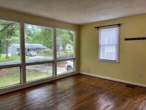 505 Crestwood Dr in Greensboro, NC - Building Photo - Building Photo