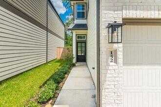 152 Red Cascade Trl in Willis, TX - Building Photo - Building Photo