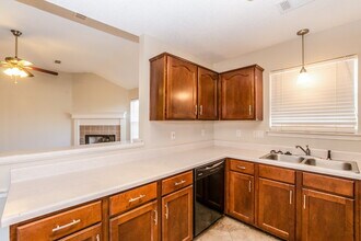 7744 Shadow Glen Ln in Arlington, TN - Foto de edificio - Building Photo