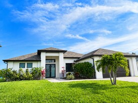 1912 SW 13th St in Cape Coral, FL - Building Photo