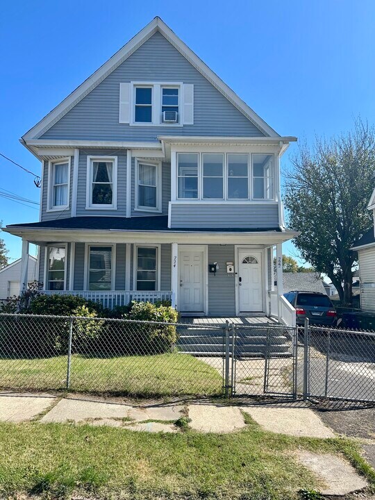 222 Summerfield Ave in Bridgeport, CT - Building Photo