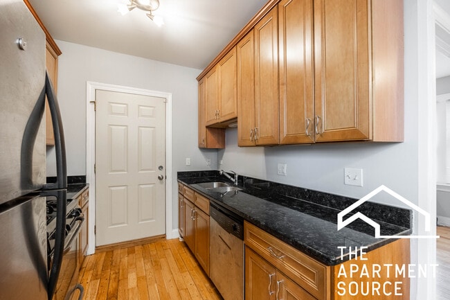 4548 W George St in Chicago, IL - Building Photo - Building Photo