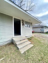 211 Harrell St in Brandon, MS - Building Photo
