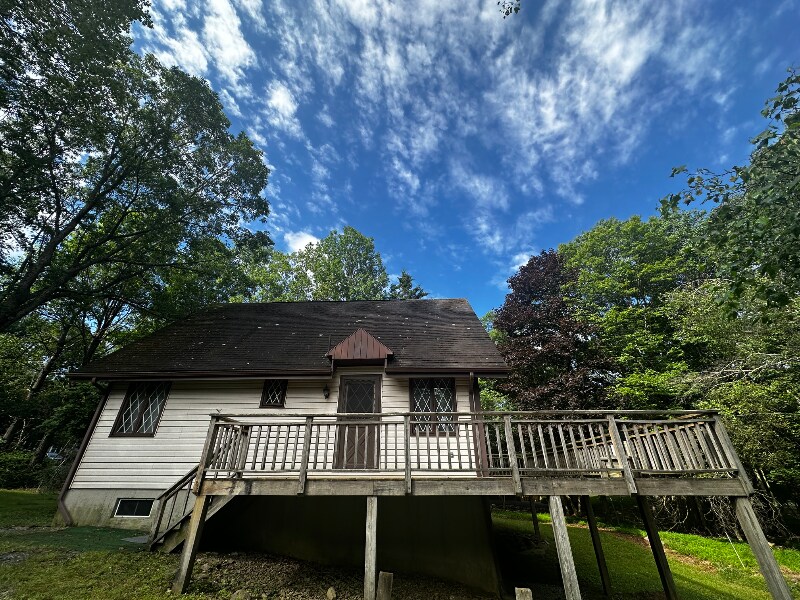121 Azalea Dr in Albrightsville, PA - Building Photo