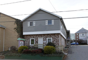 860 Wayne Ave in Indiana, PA - Building Photo