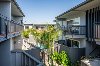 Kashmir Apartments in Fullerton, CA - Building Photo - Building Photo