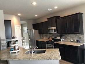 5703 Freeport Leaf in San Antonio, TX - Building Photo - Building Photo