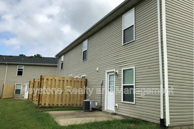 512 Peachers Ridge Rd in Clarksville, TN - Building Photo - Building Photo