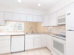 1609 E Cypress Point Dr in Venice, FL - Building Photo - Building Photo