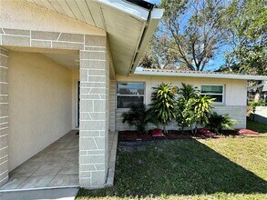2100 58th St N in St. Petersburg, FL - Building Photo - Building Photo