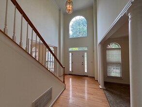 15938 Wayland Dr in Charlotte, NC - Foto de edificio - Building Photo