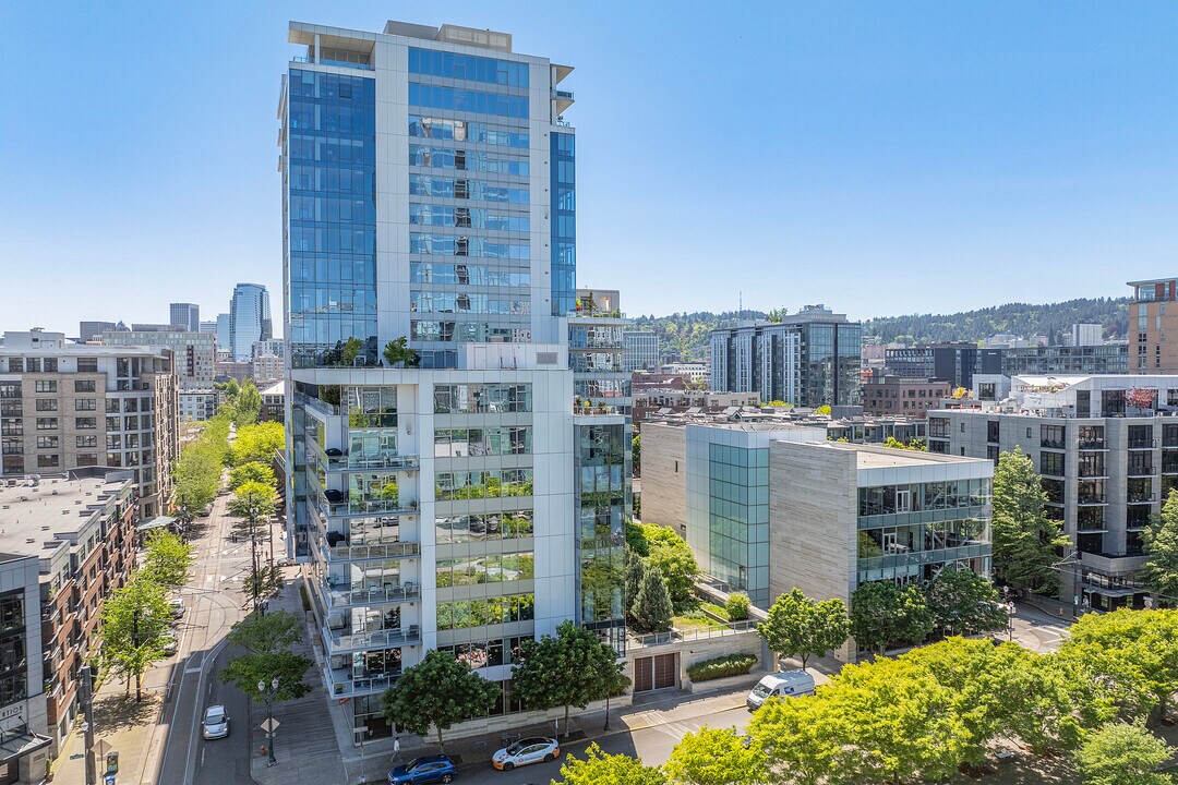 The Metropolitan Condos in Portland, OR - Building Photo