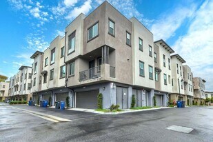 2211 Solara Ln in Vista, CA - Building Photo