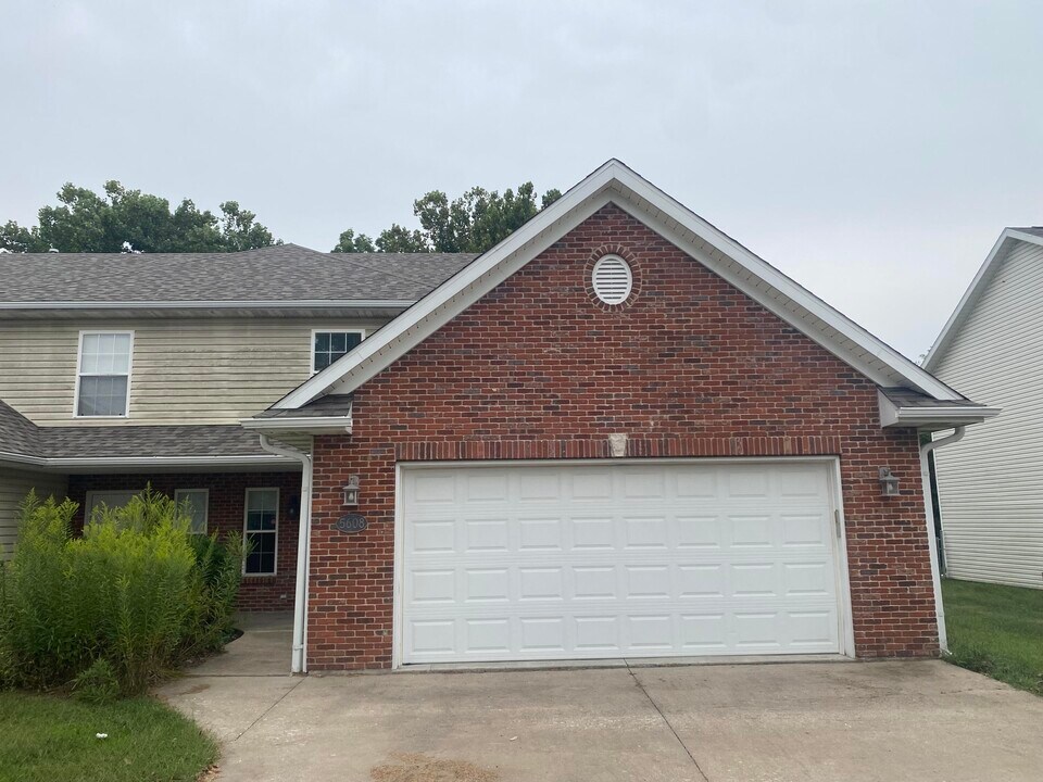 5608 Younger Dr in Columbia, MO - Building Photo