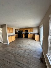 1812 Rosecrans Cir in Florence, KY - Building Photo - Building Photo