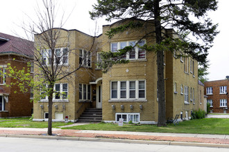 706 Plainfield Rd in Joliet, IL - Foto de edificio - Building Photo