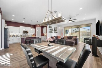 18427 W Clinton St, Unit 140 in Surprise, AZ - Building Photo - Building Photo