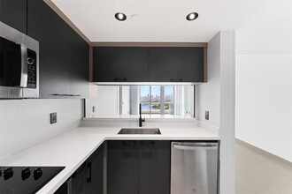 540 West Ave, Unit # 2211 in Miami Beach, FL - Building Photo - Building Photo